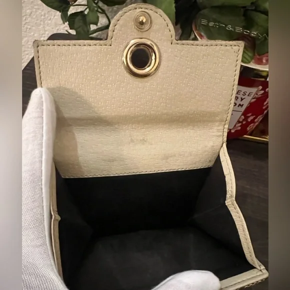 ⭐️Gucci Eclipse Compact Canvass Wallet Gold Tone Hardware 2 Snap Closures - Picture 8 of 15